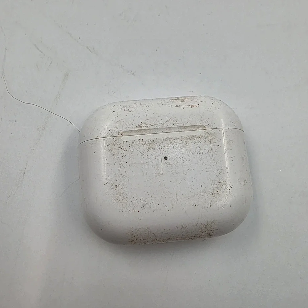 Apple AirPods 3rd Generation MagSafe Charging Case White‎ A2566 GX4ZJ6SNLKKT L3